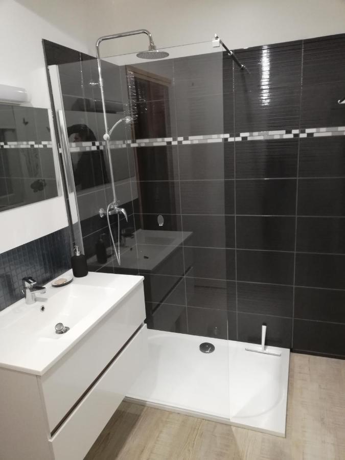 Appartement Proche Lac Et Plage ลียง ภายนอก รูปภาพ